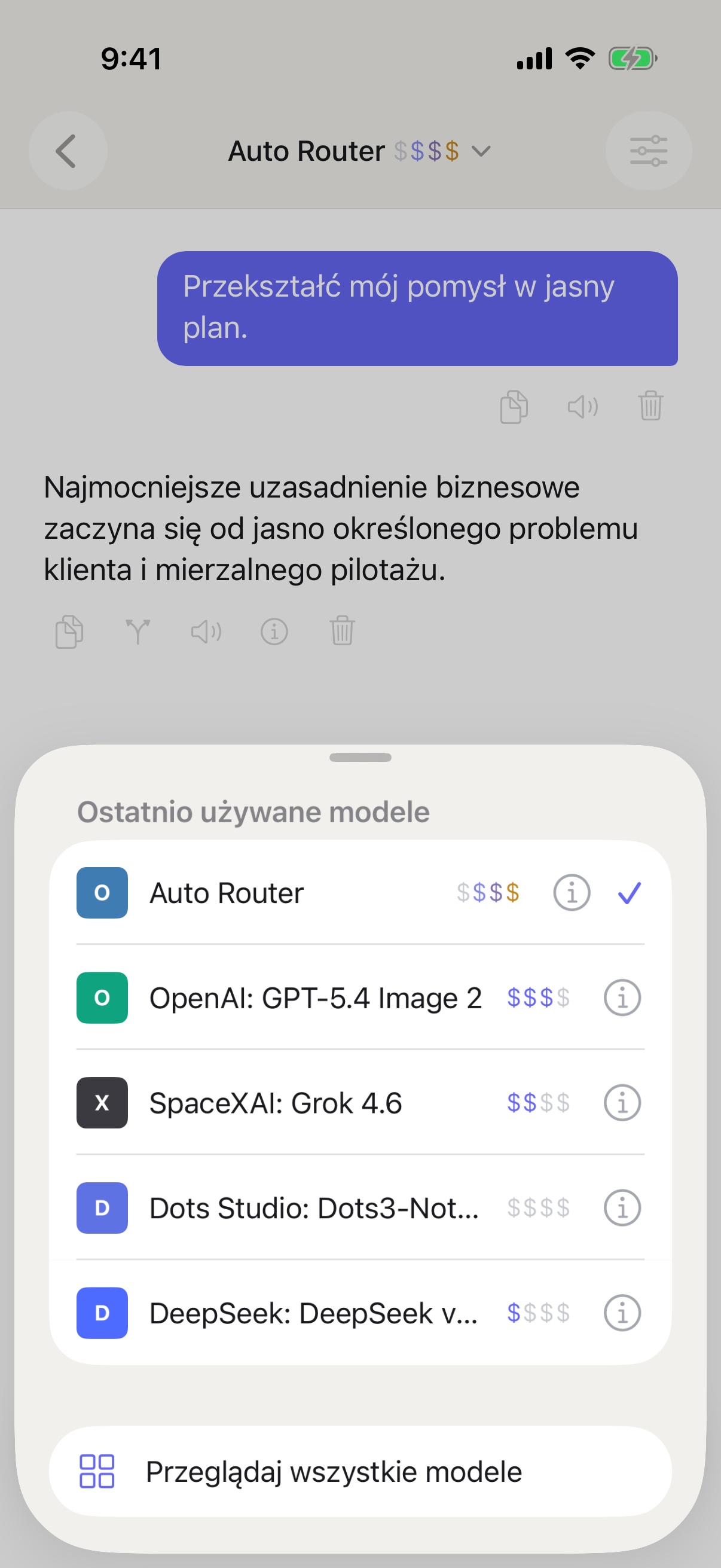 Selektor ostatnio używanych modeli RouterChat na iPhone